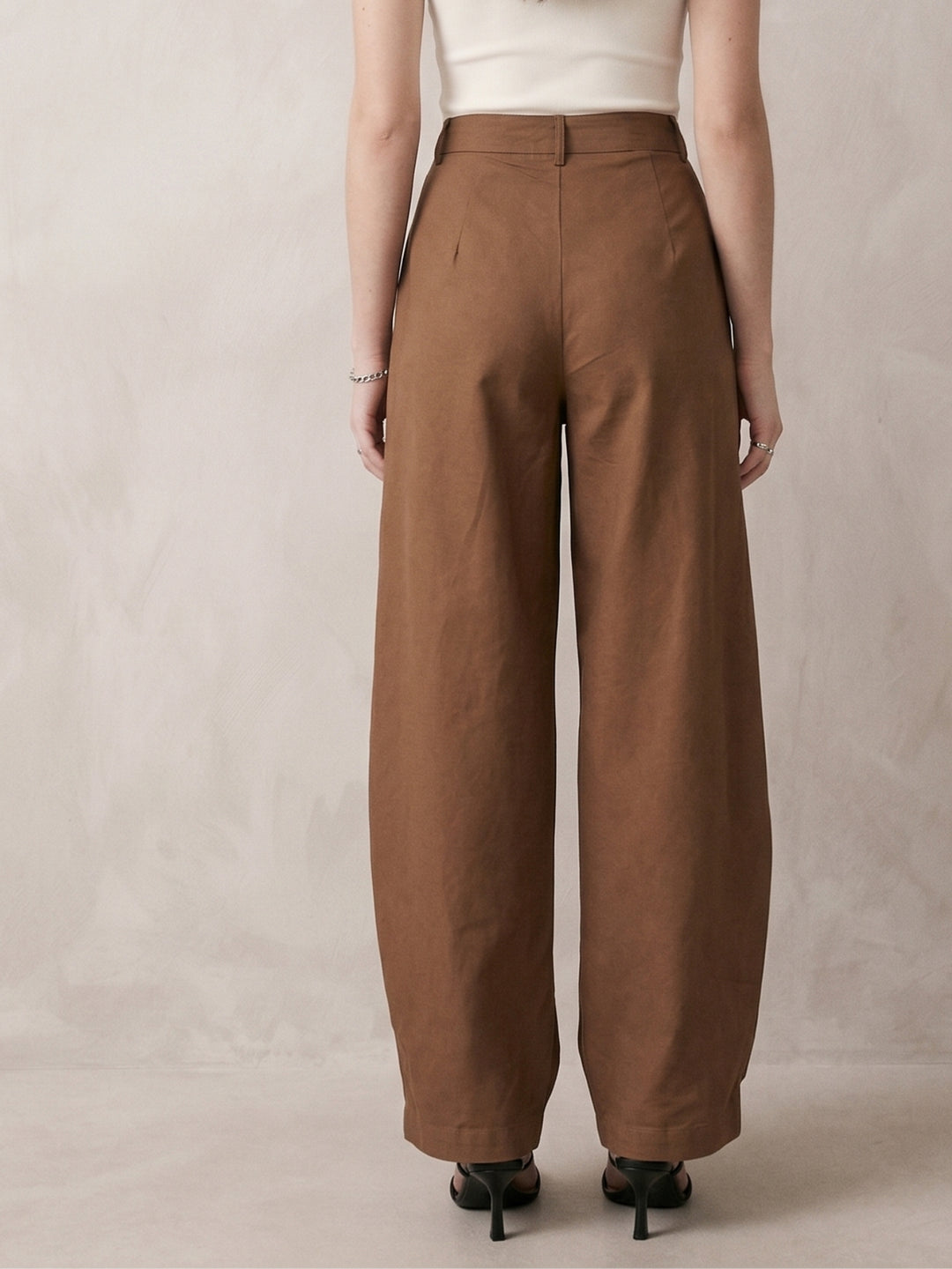 Brown Highwaist Buttoned Wide Leg Pleated Trouser