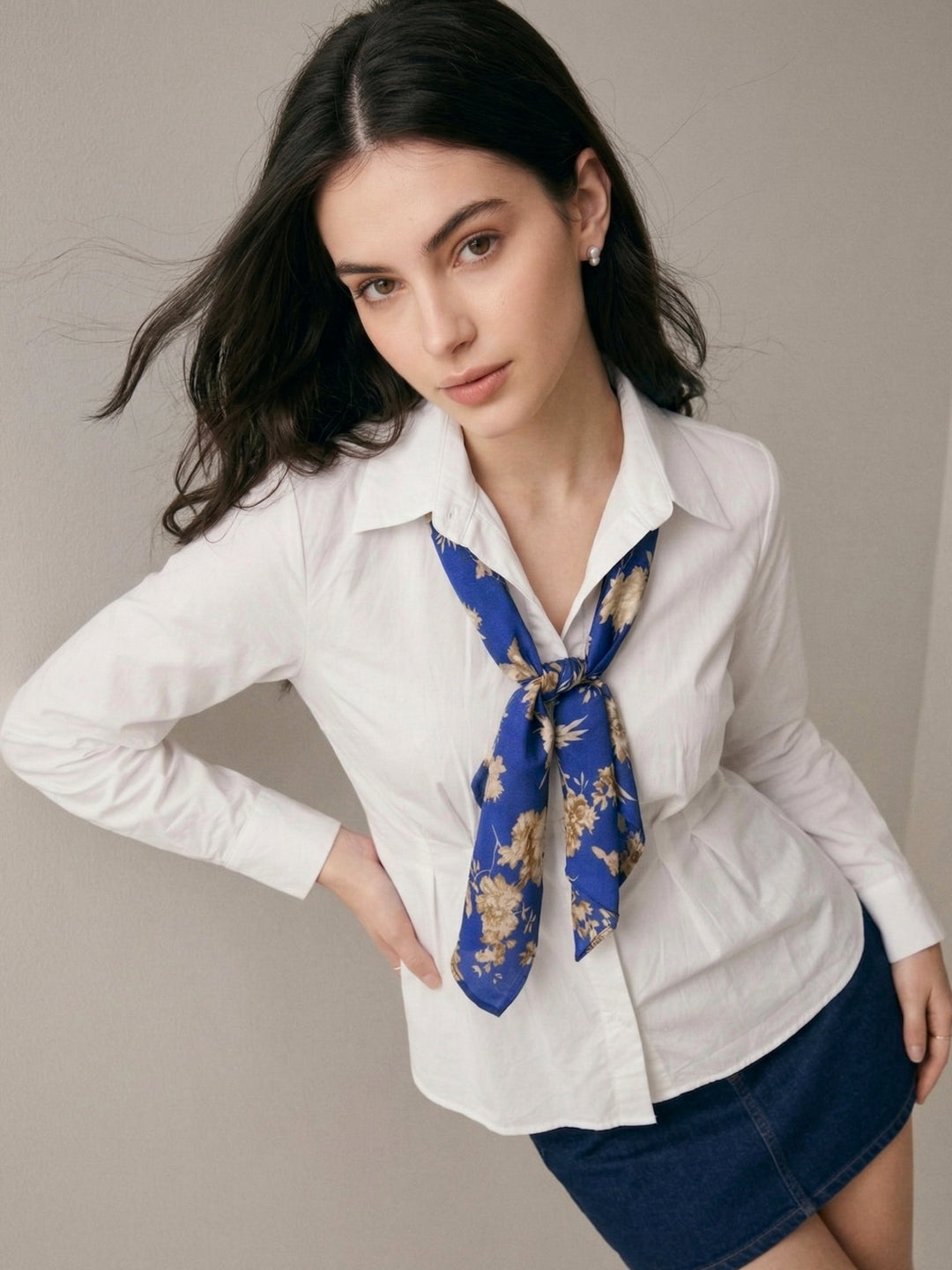 Off White Formal Fitted Shirt With Contrast Scarf