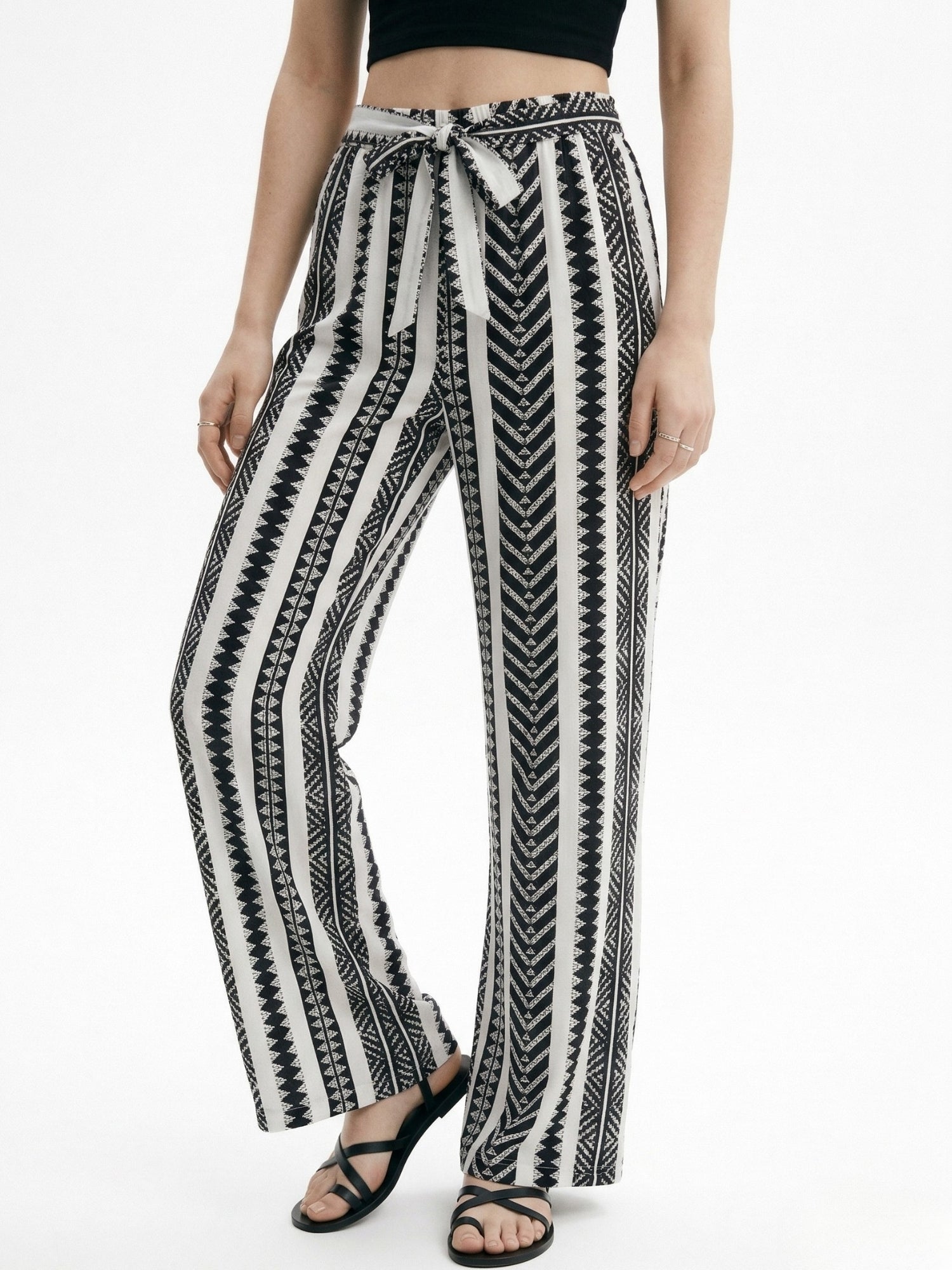 White Waist Tie-Up Printed Pant