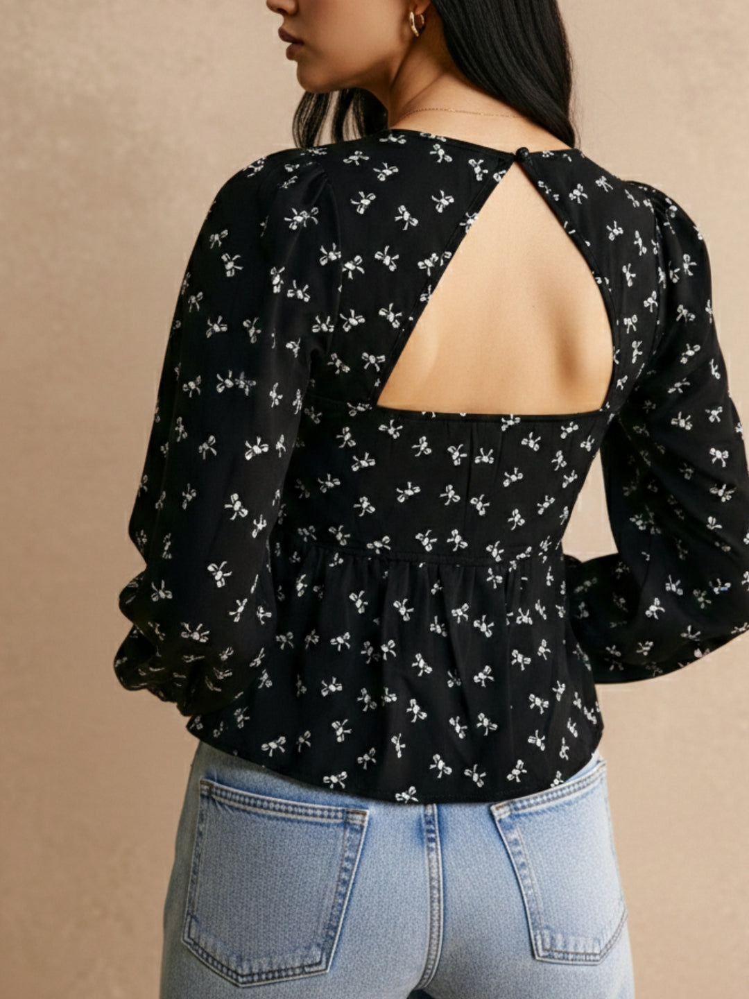 Black Sweetheart Neckline Full Sleeves Top