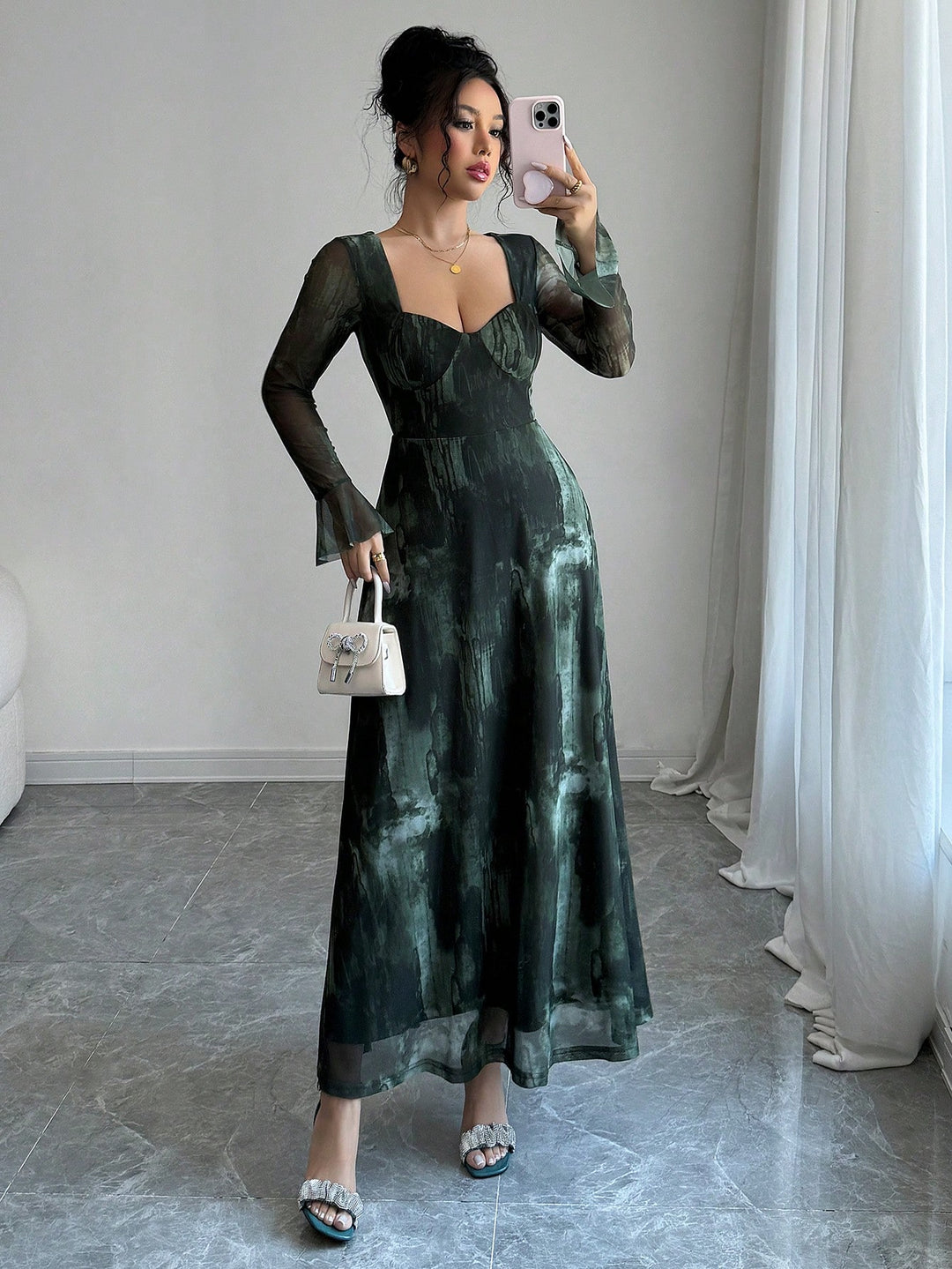 Green Sweetheart Neck Flare Sleeve Maxi Dress