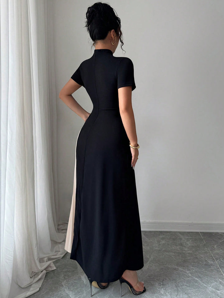 Black Block Pleat Short Sleeve Dress