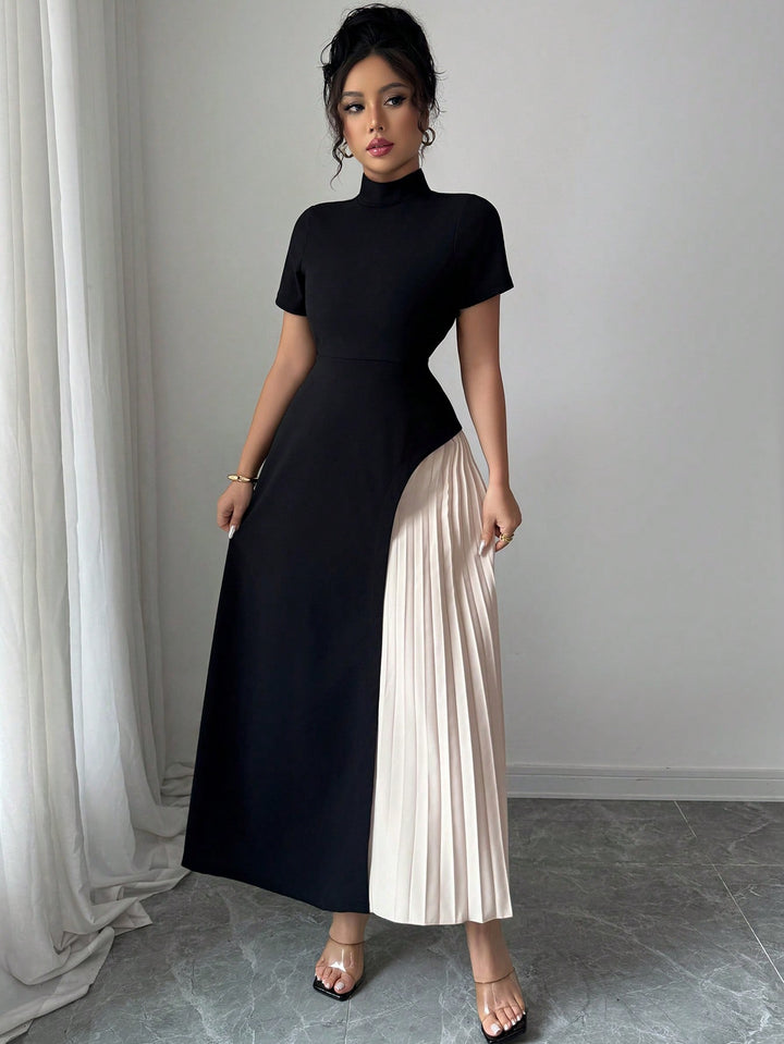 Black Block Pleat Short Sleeve Dress