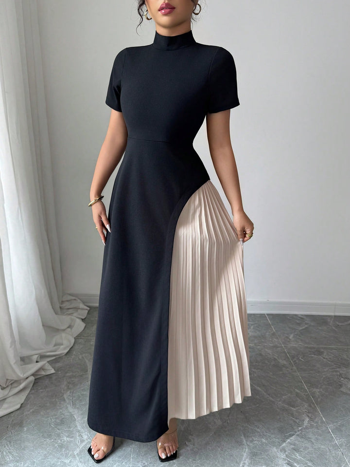 Black Block Pleat Short Sleeve Dress