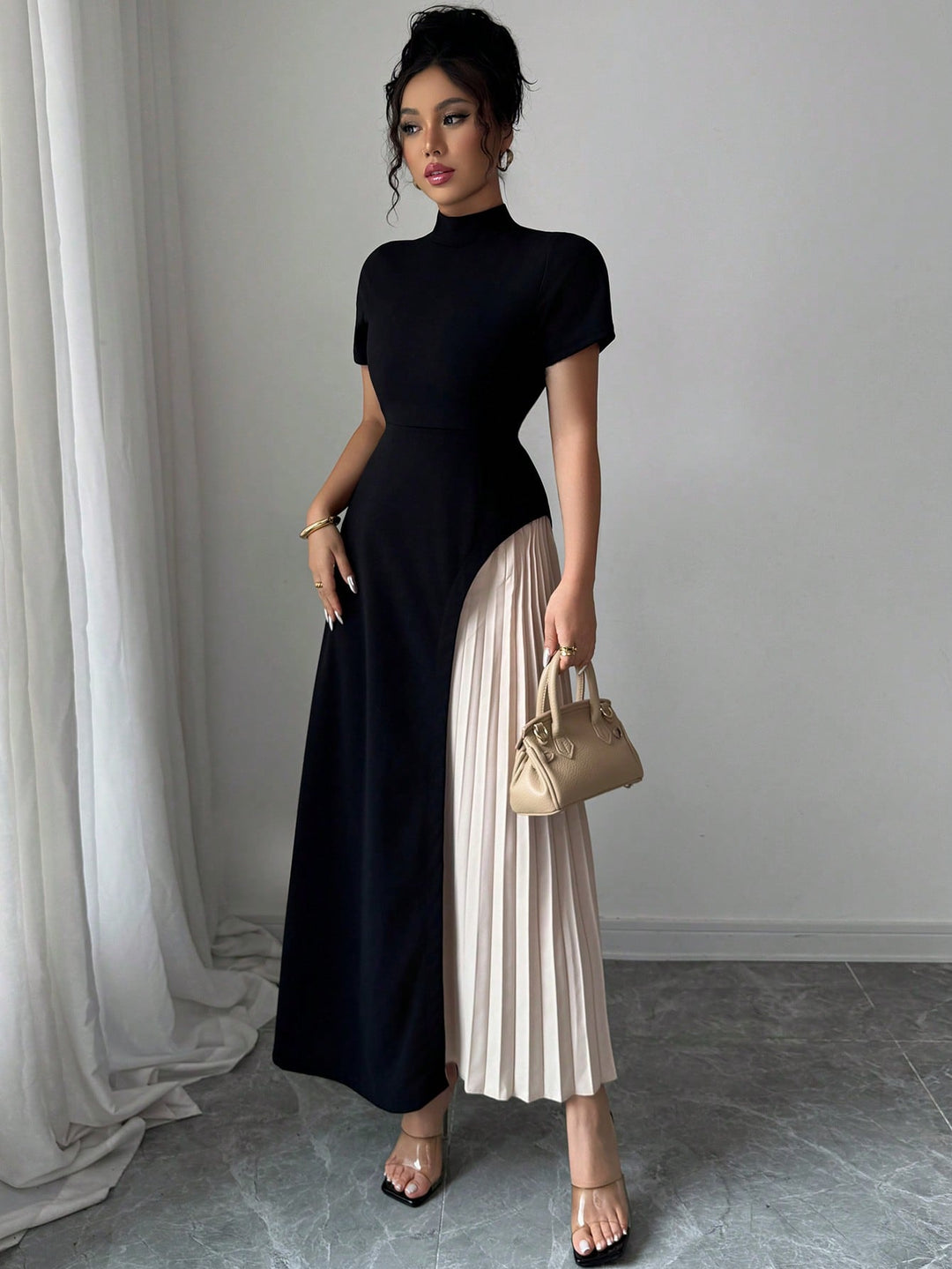 Black Block Pleat Short Sleeve Dress