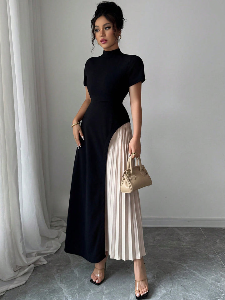 Black Block Pleat Short Sleeve Dress