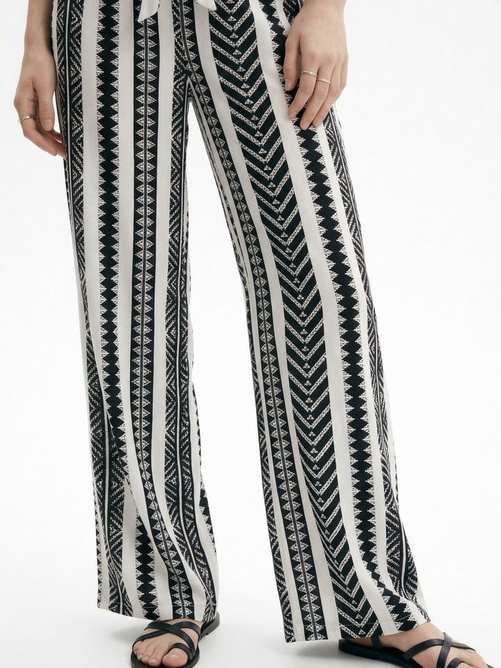 White Waist Tie-Up Printed Pant