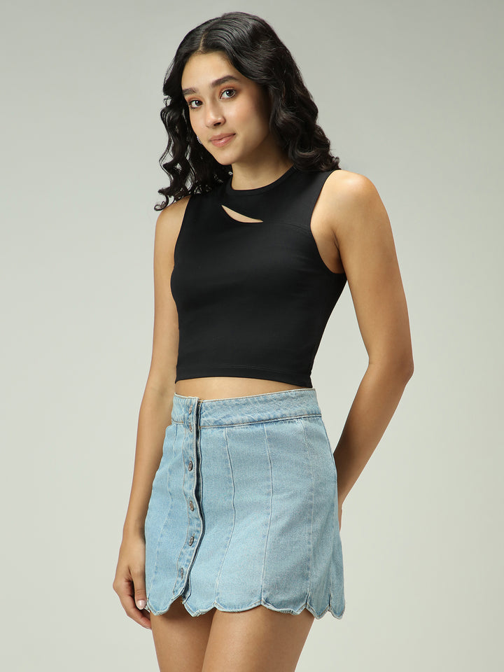 Black Solid Top With A Slit
