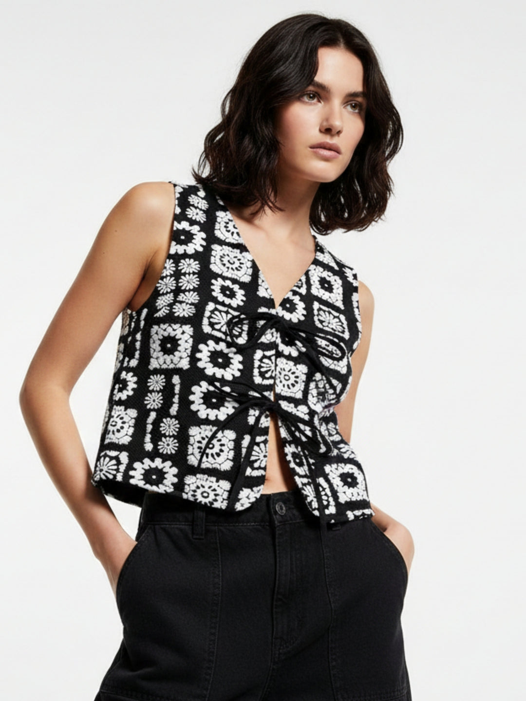 Black Sleeveless Front Tie-Up Printed Top