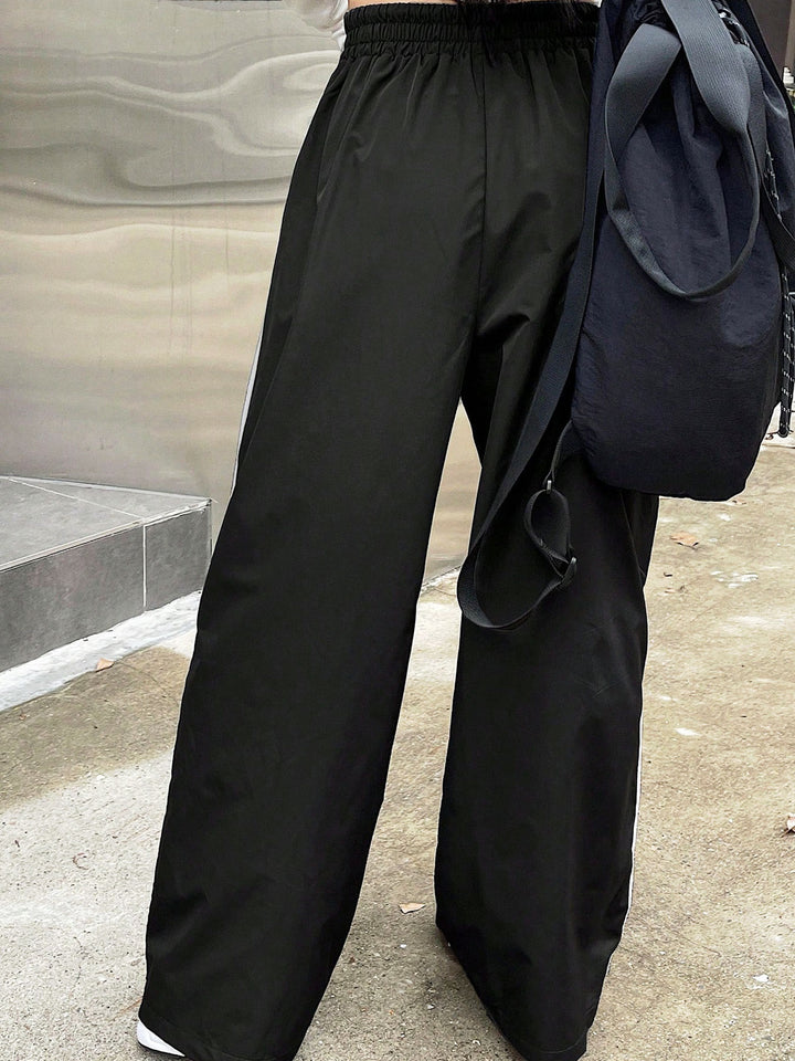 Black Side Contrast Piping Sweatpants