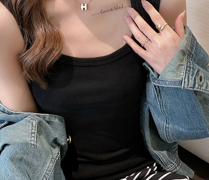 Black Scoop Neck Tank Top
