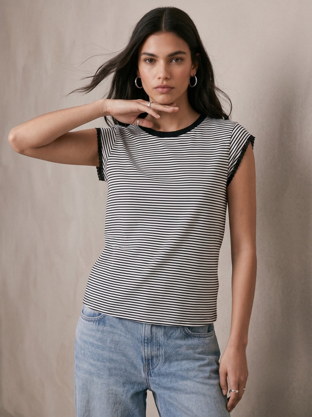 Multi Striped Contrast Neck And Sleeve Binding Top