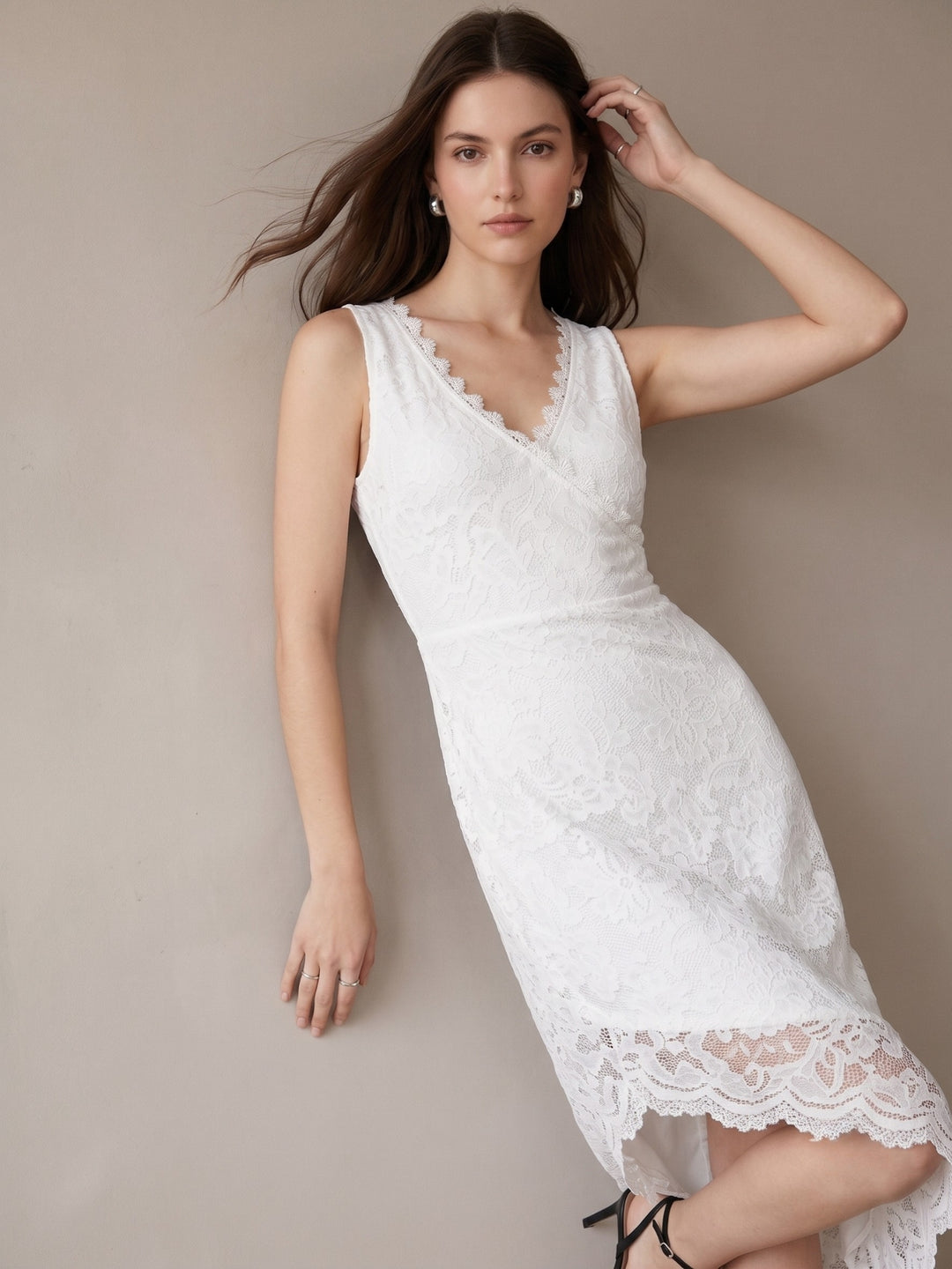 White V Scallop Lace Neck Dress With Asymmetric Hem