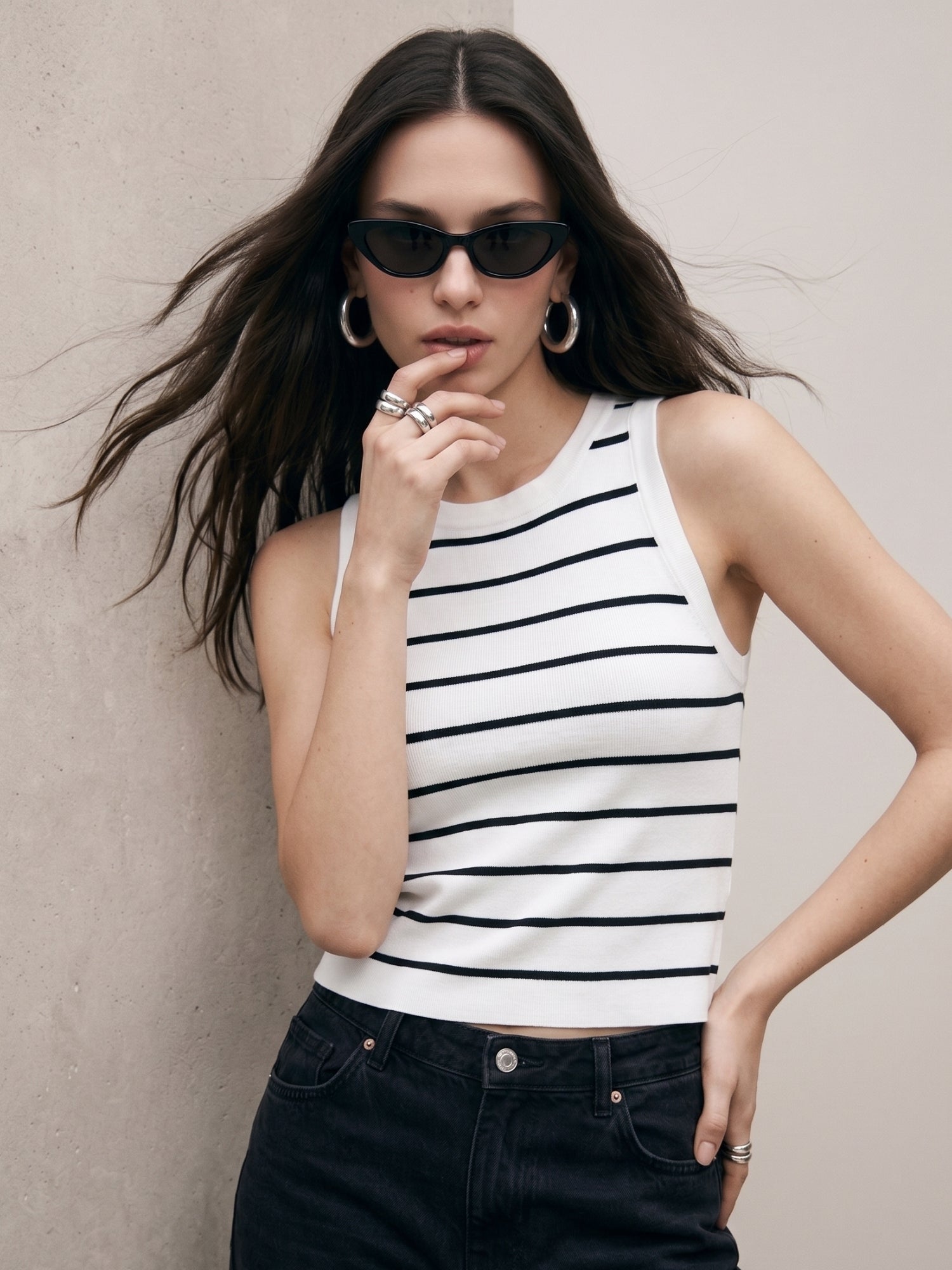 White Sleeveless Basic Striped Tank Top