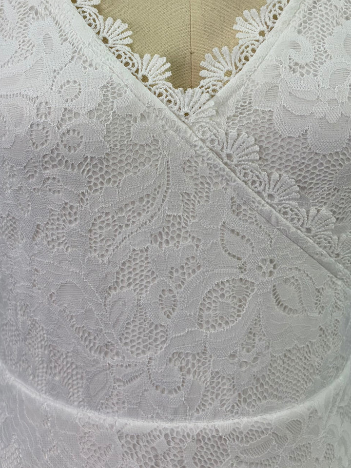 White V Scallop Lace Neck Dress With Asymmetric Hem