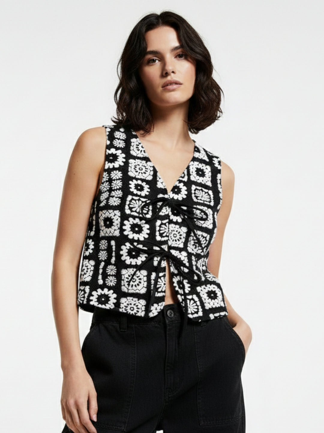 Black Sleeveless Front Tie-Up Printed Top
