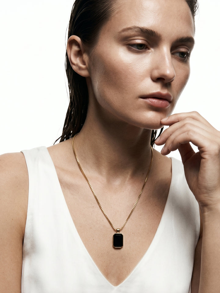 Gold Black Gem Stone Pendant With Necklace