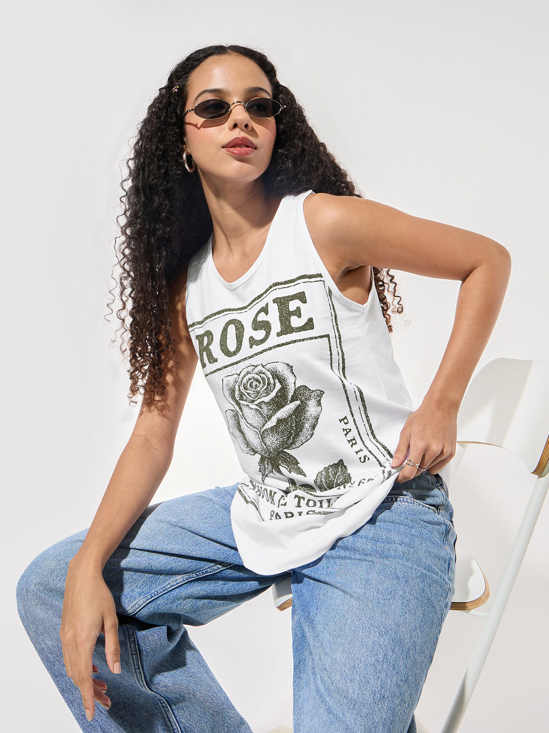 White Crew Neck Graphic Tshirt