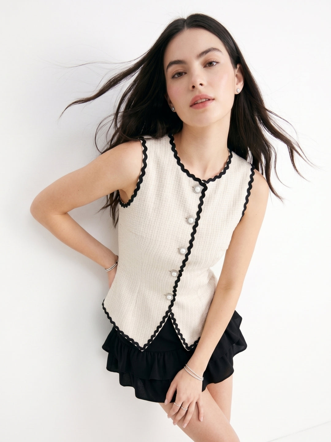 Off White Sleeveless Contrast Edge Detail Top