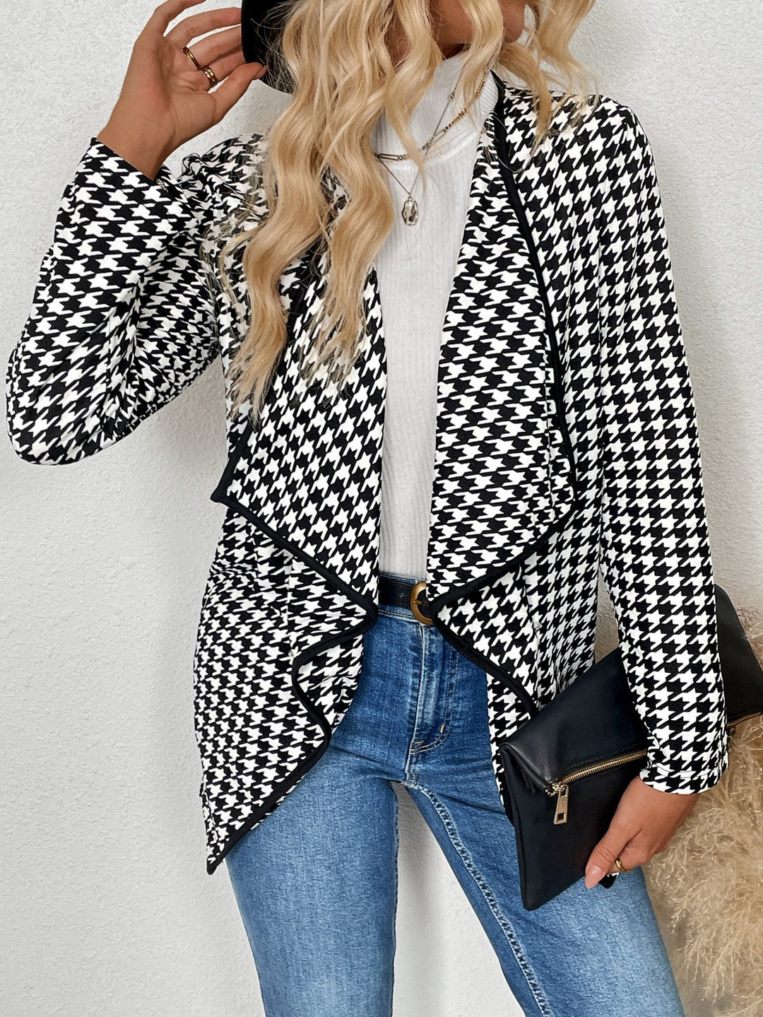 Black Full Sleeve Flap Collar Shrug