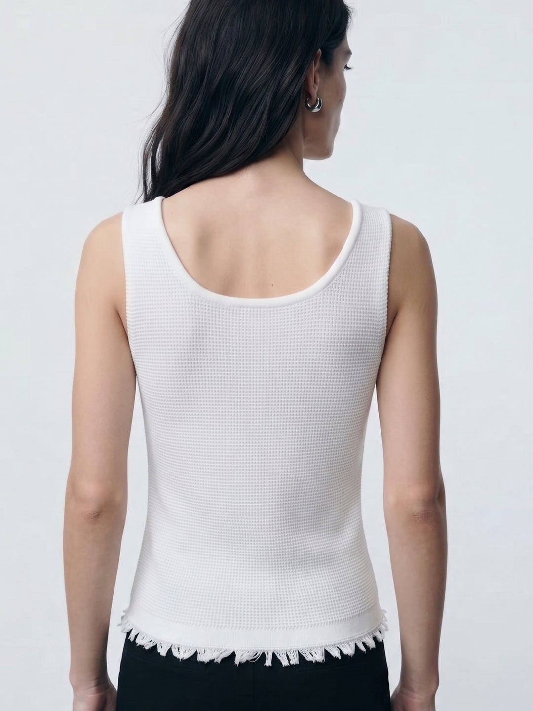 White Sleeveless U-Neck Solid Tank