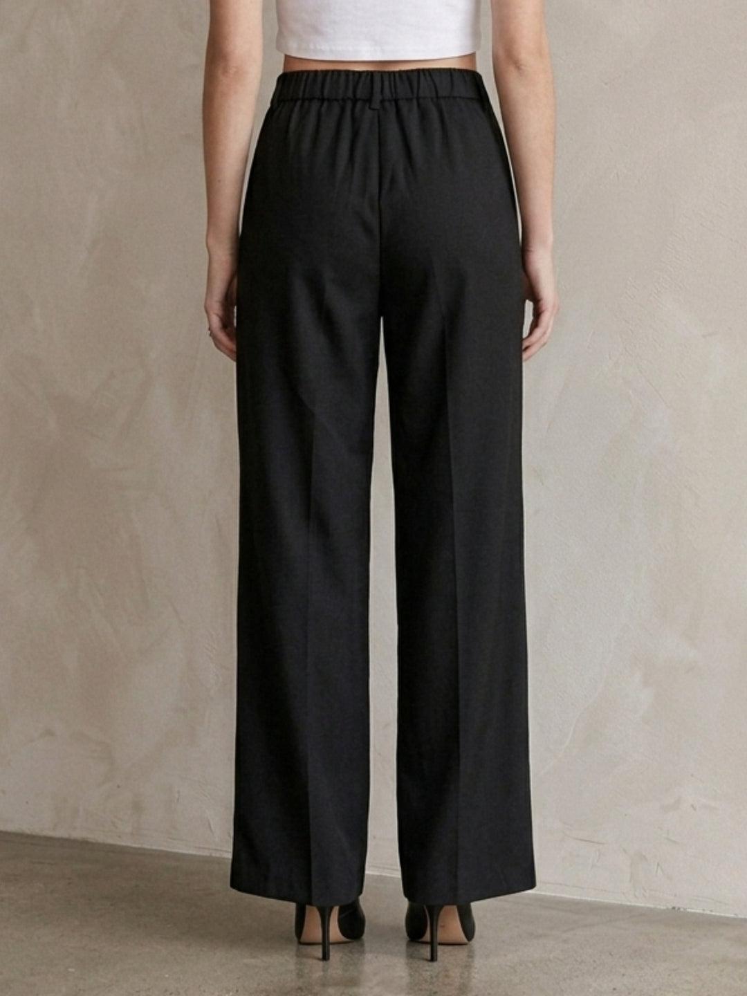 Black Pleated Solid Trouser With Belt