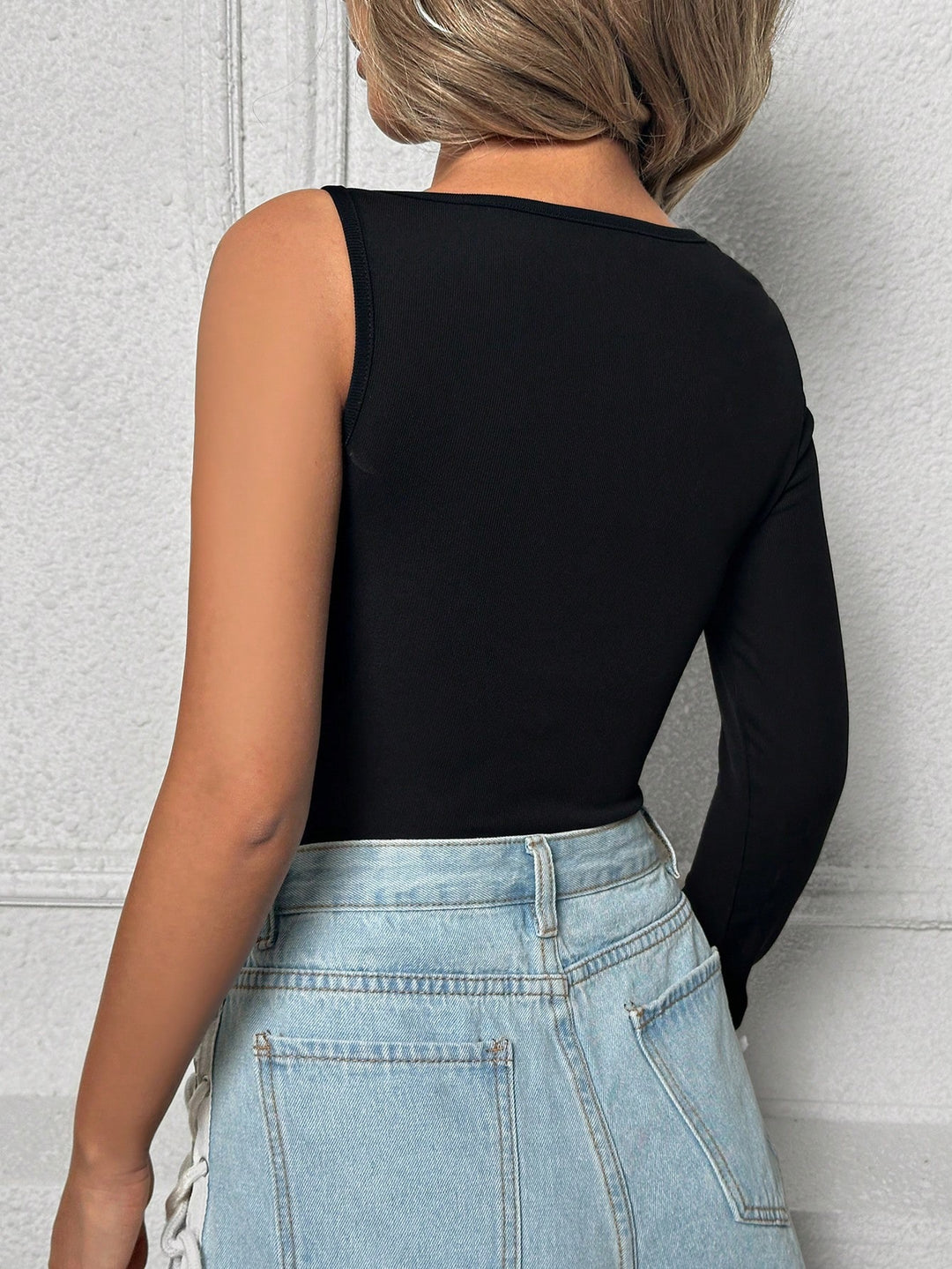 Black One Full Sleeve Metal Buckle Top