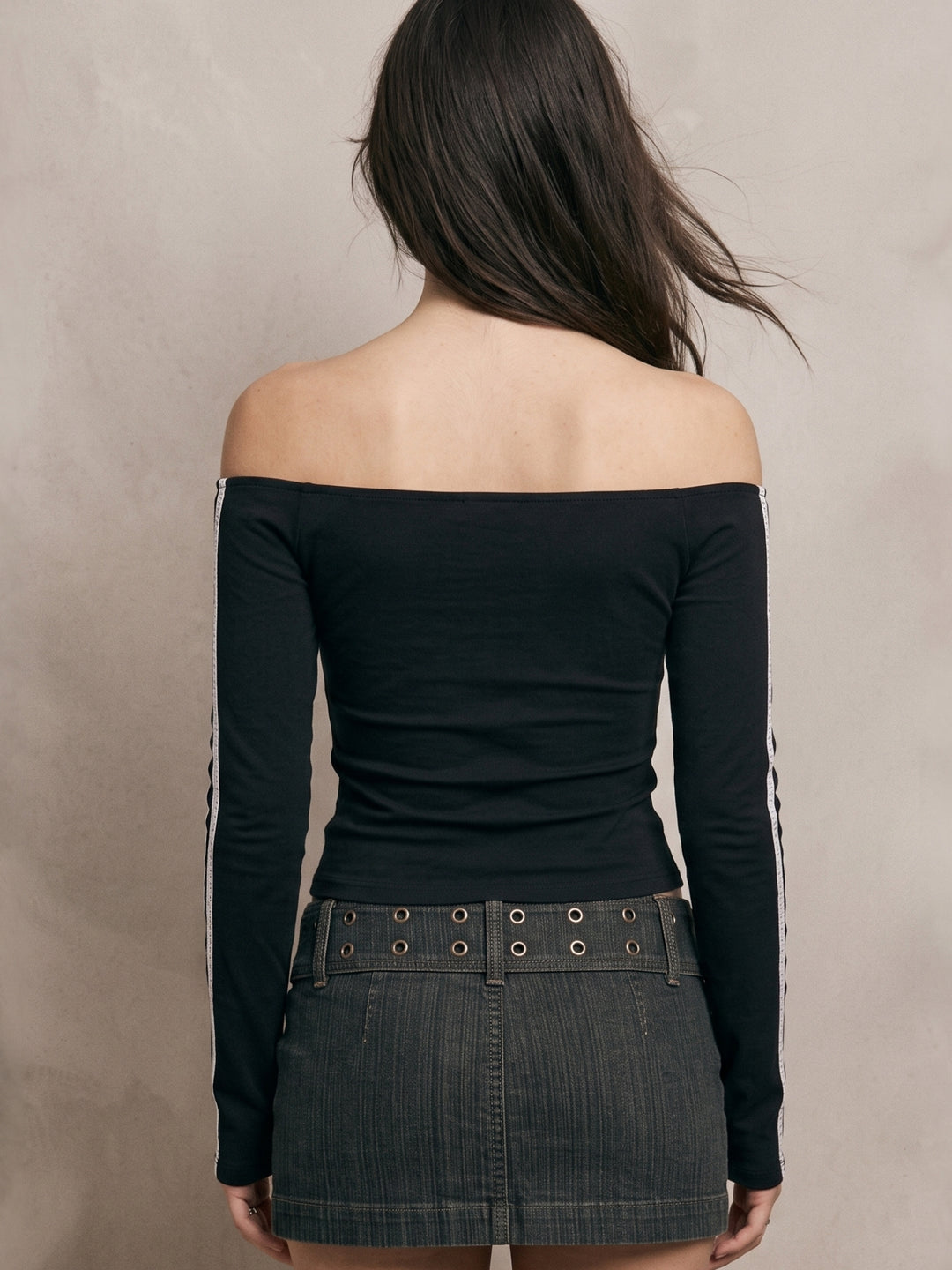 Black Off-Shoulder Graphic Print T-Shirt With Lace Detail On Sleeves