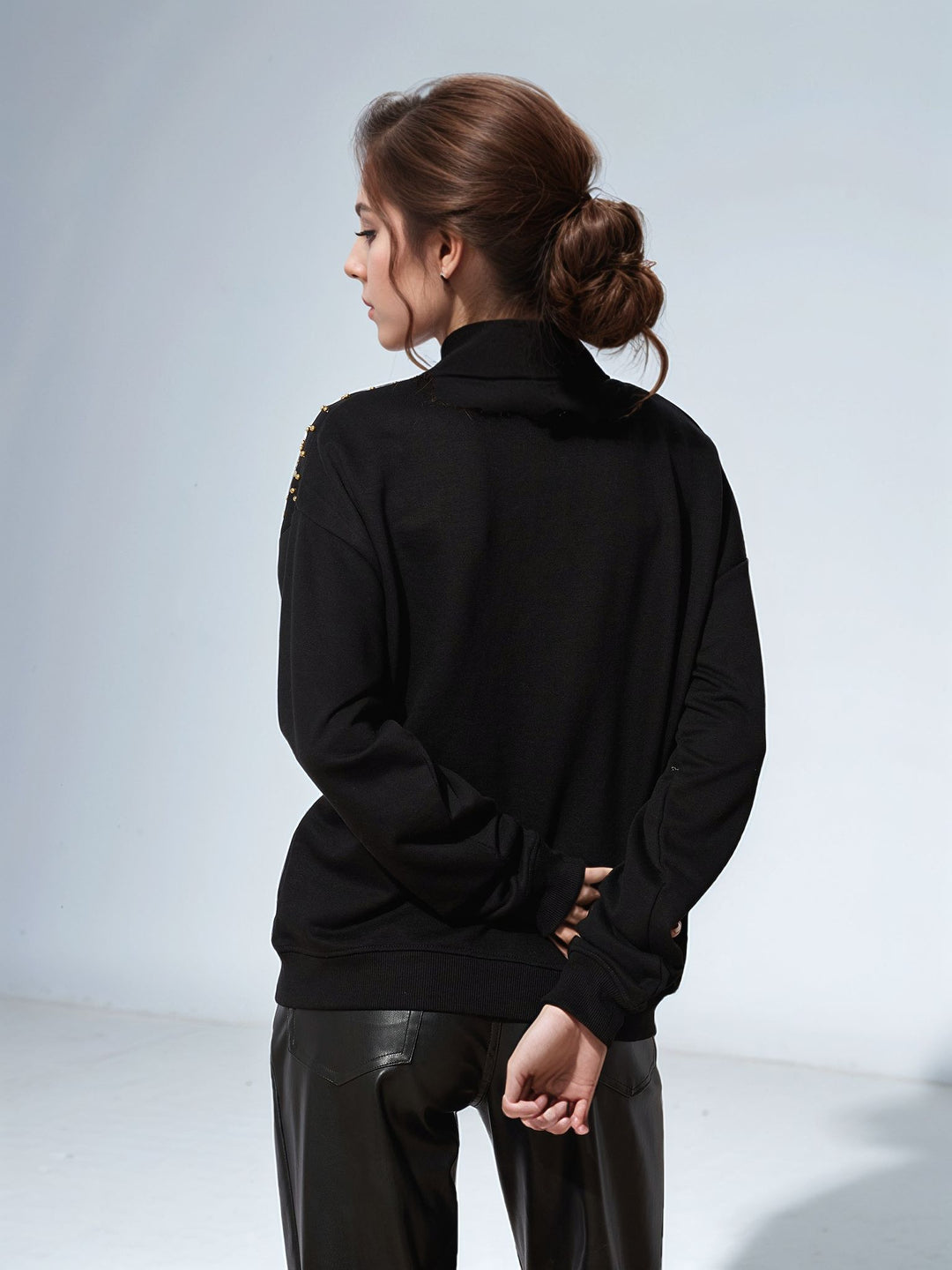 Black Full Sleeve Round Neck Sweatshirts