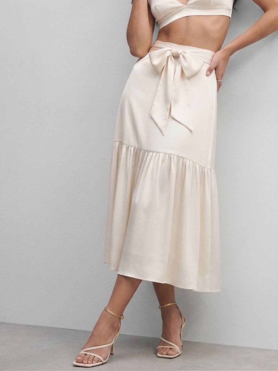 White Fishtail Skirt With A Bow Detail Skirt