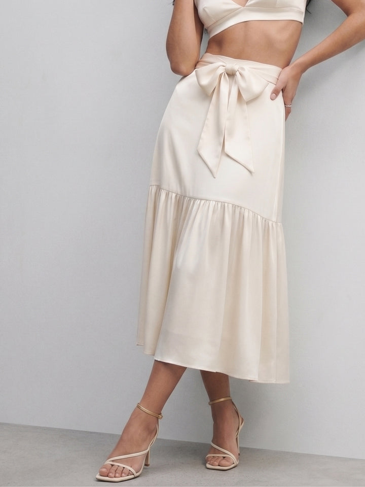 White Fishtail Skirt With A Bow Detail Skirt