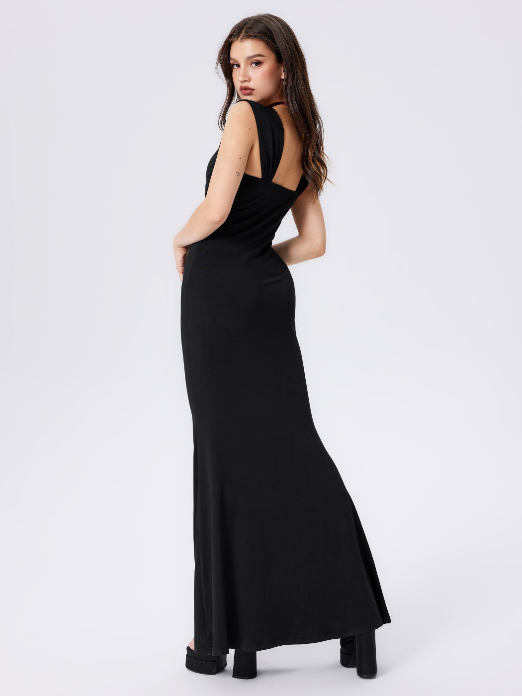 Black Sleeveless Square Neck Dress