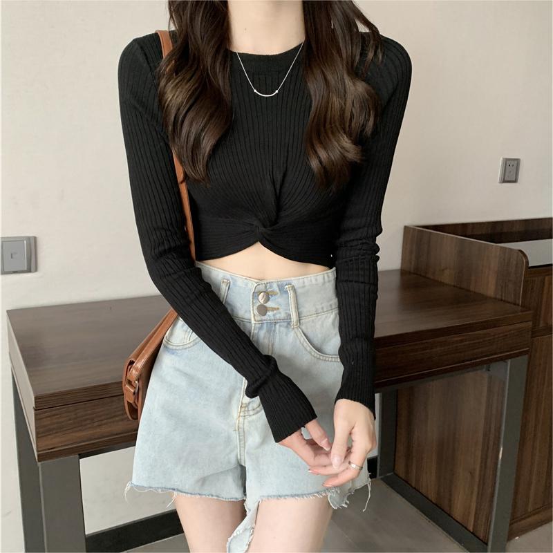 Black Twisted Knot Top