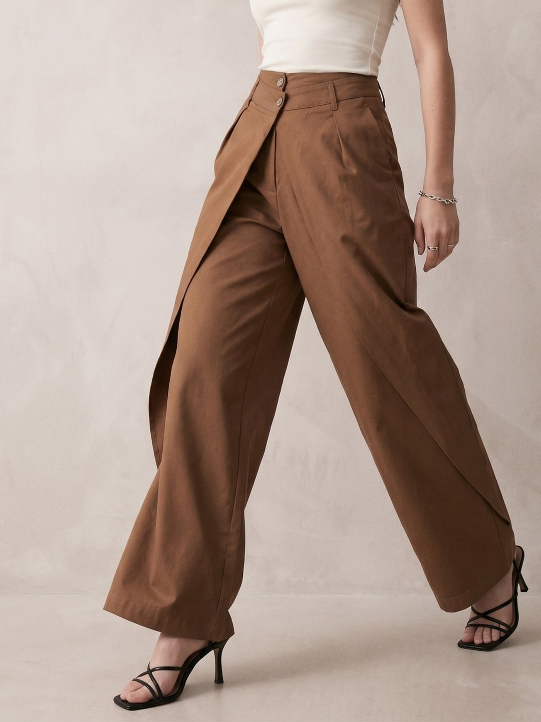 Brown Highwaist Buttoned Wide Leg Pleated Trouser