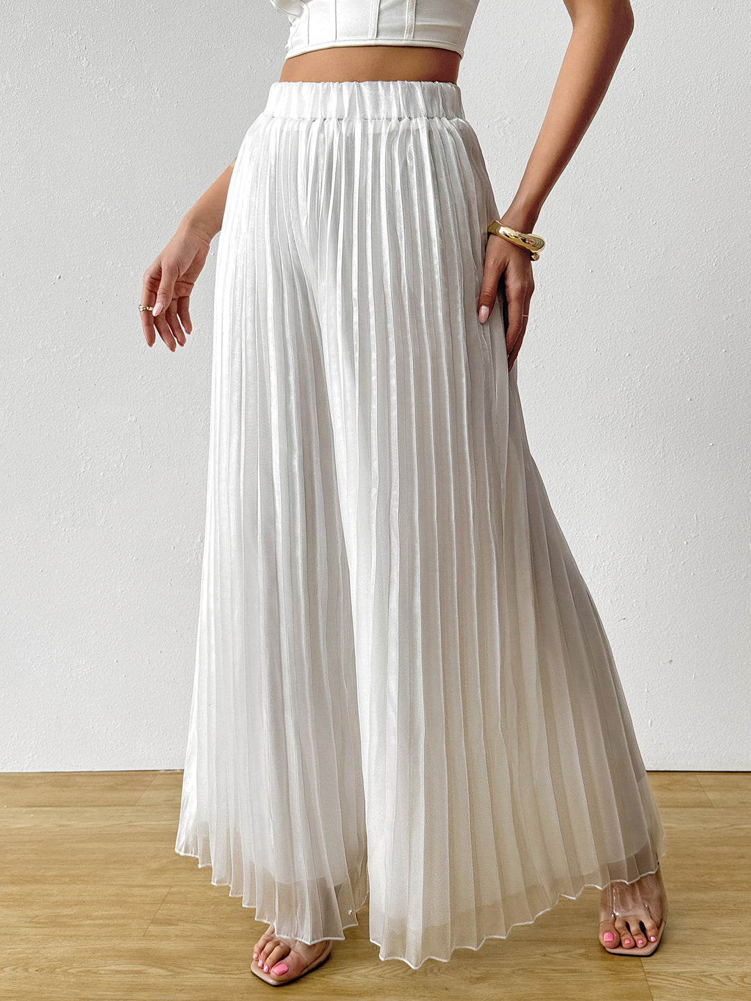 White Solid Wide Leg Pleated Trouser