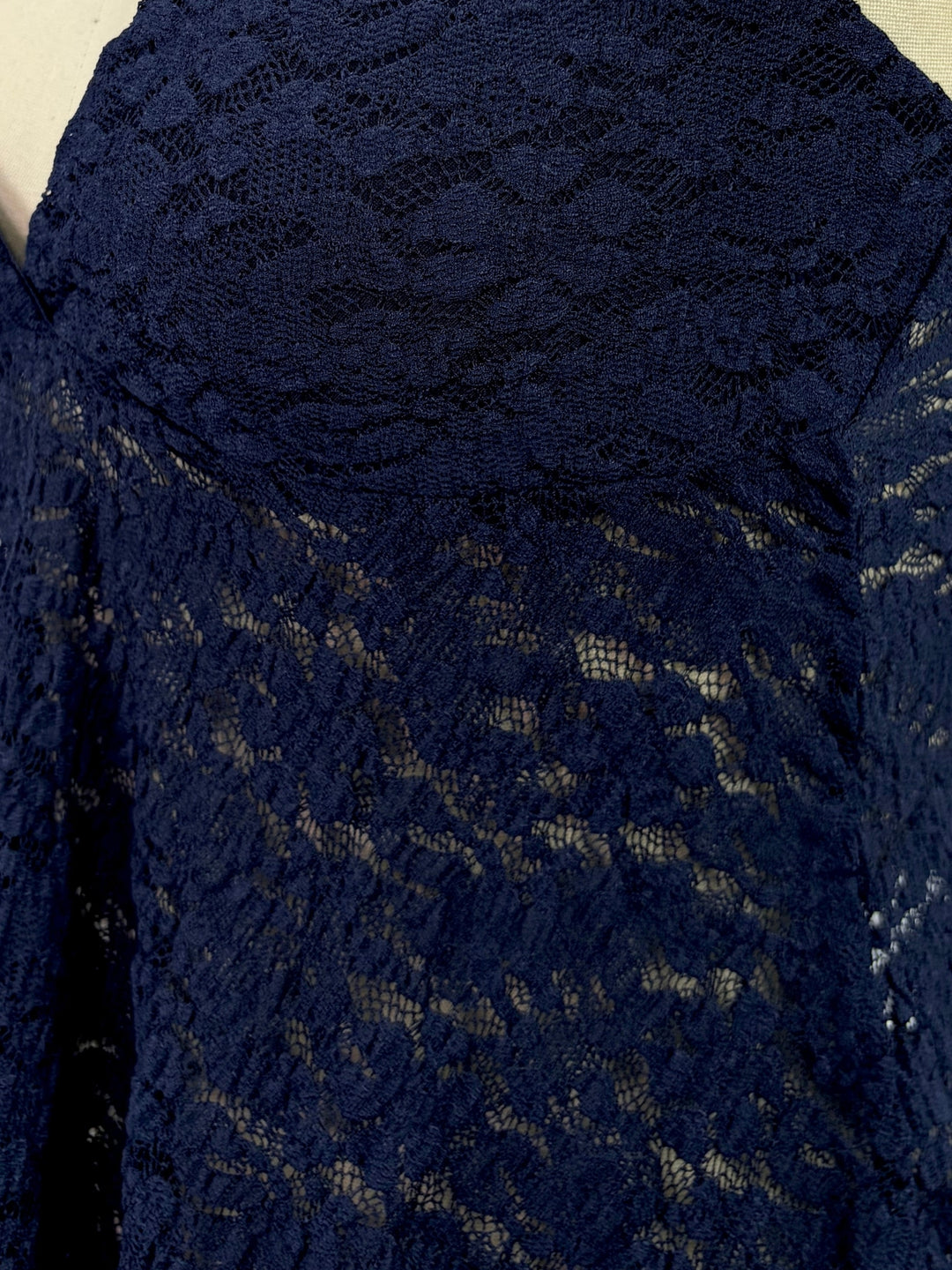Navy Blue Plunge Neck Lace Camisoles With Asymmetric Hem