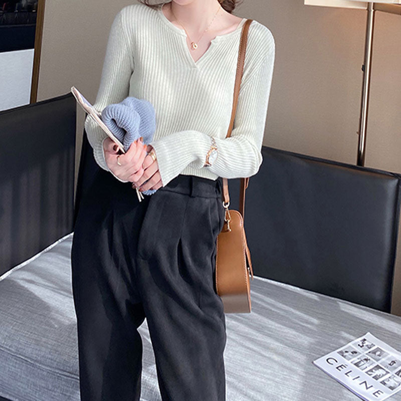 White Spade Neck Top