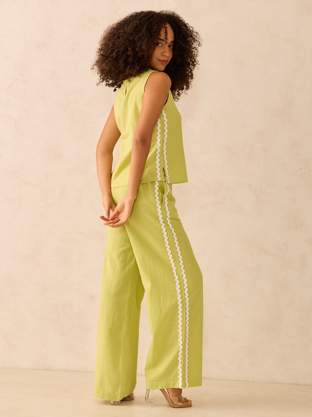 Green Sleeveless Shirt And Loose Pants Co-Ords Set