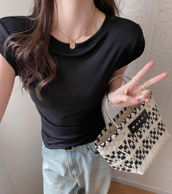 Black Round Neck Solid T-Shirt