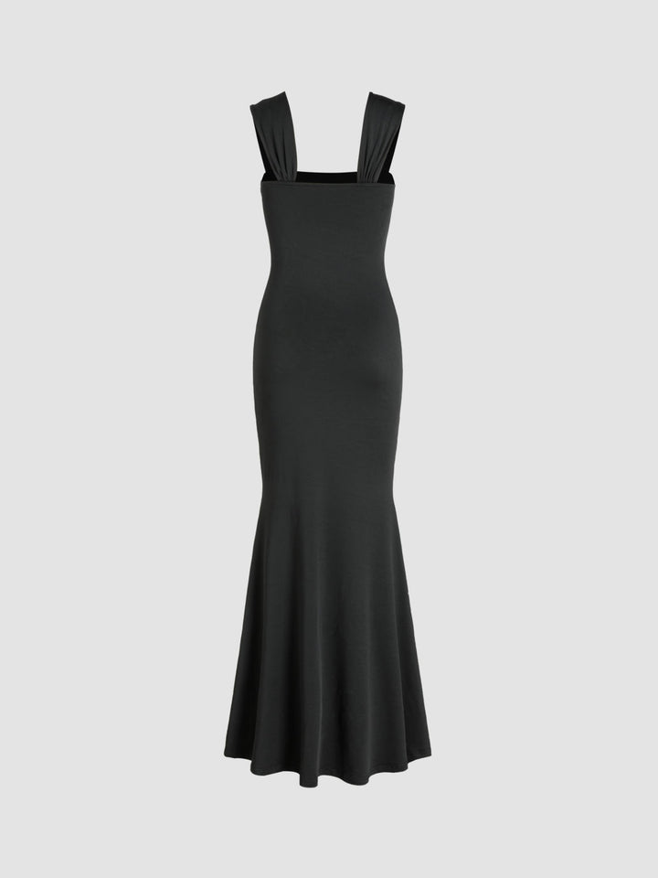 Black Sleeveless Square Neck Dress