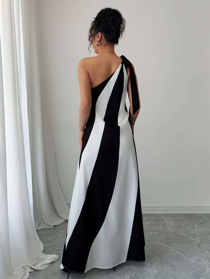 White One-Off Shoulder Contrast Maxi Dress