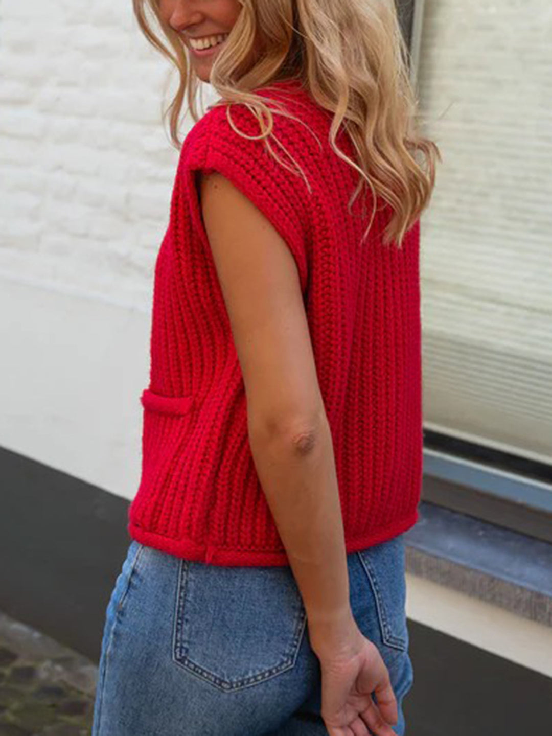 Red Sleeveless Solid Cardigan