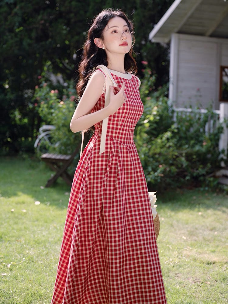 Red Sleeveless Crew Neck Dress