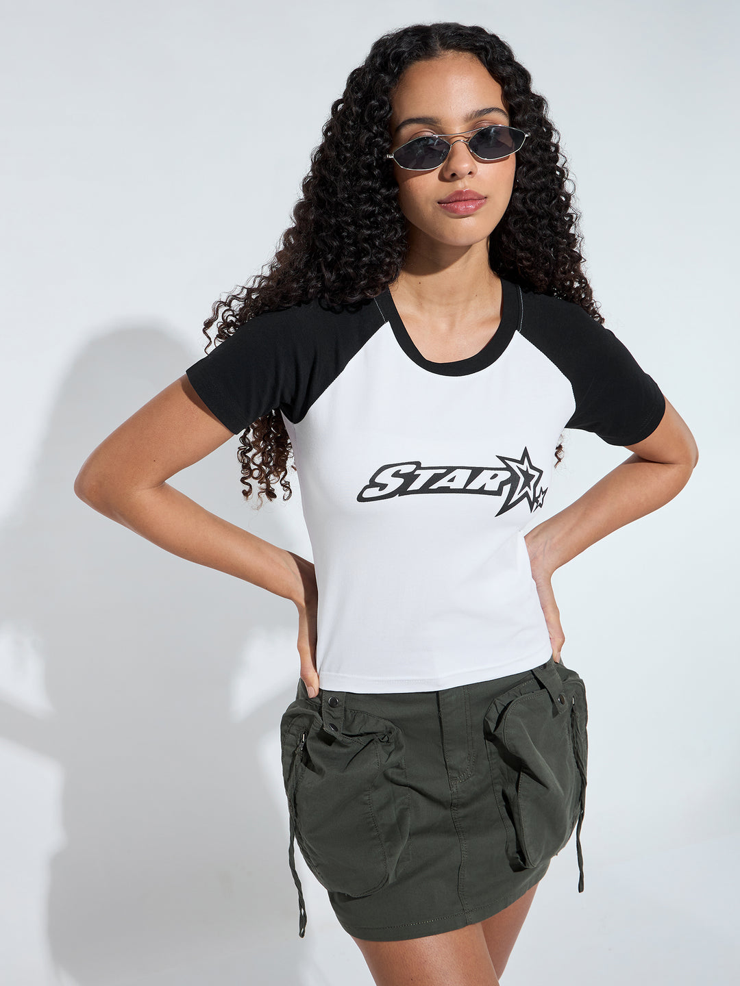 White Crew Neck Graphic Tshirt