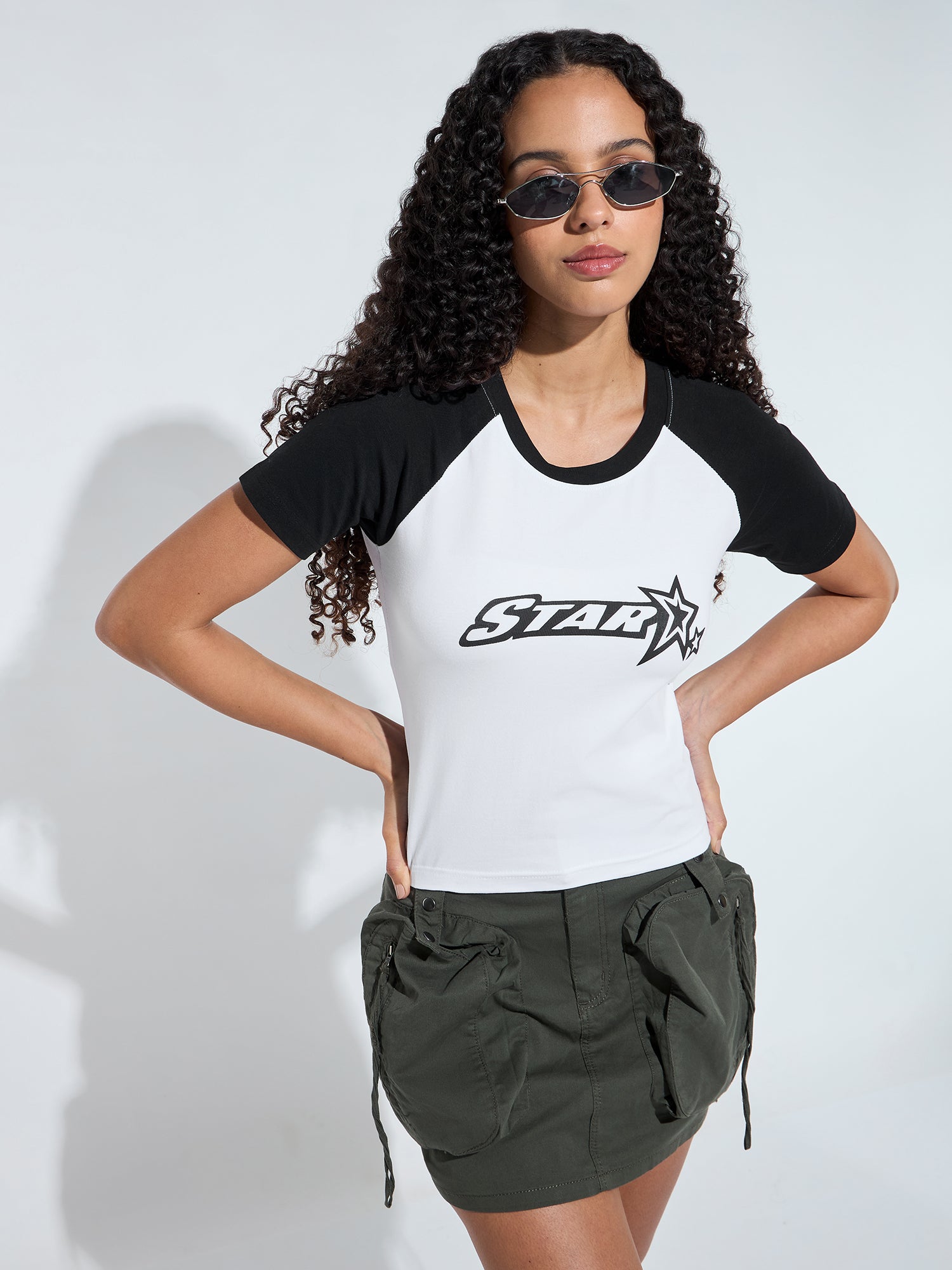 White Crew Neck Graphic Tshirt