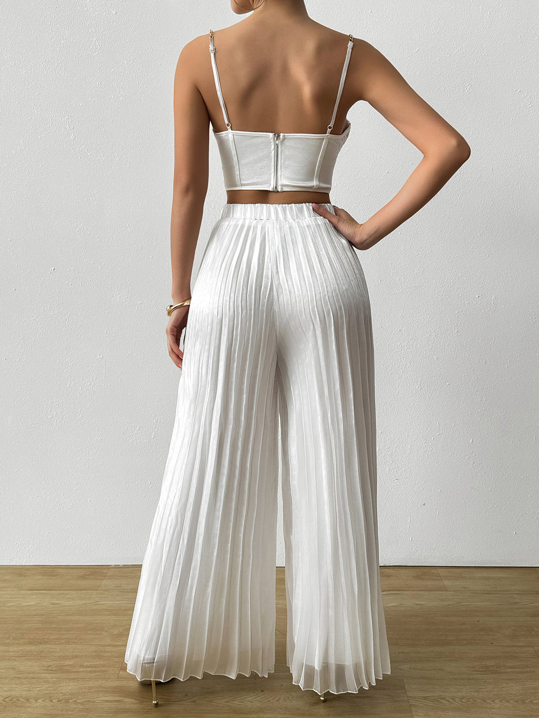 White Solid Wide Leg Pleated Trouser