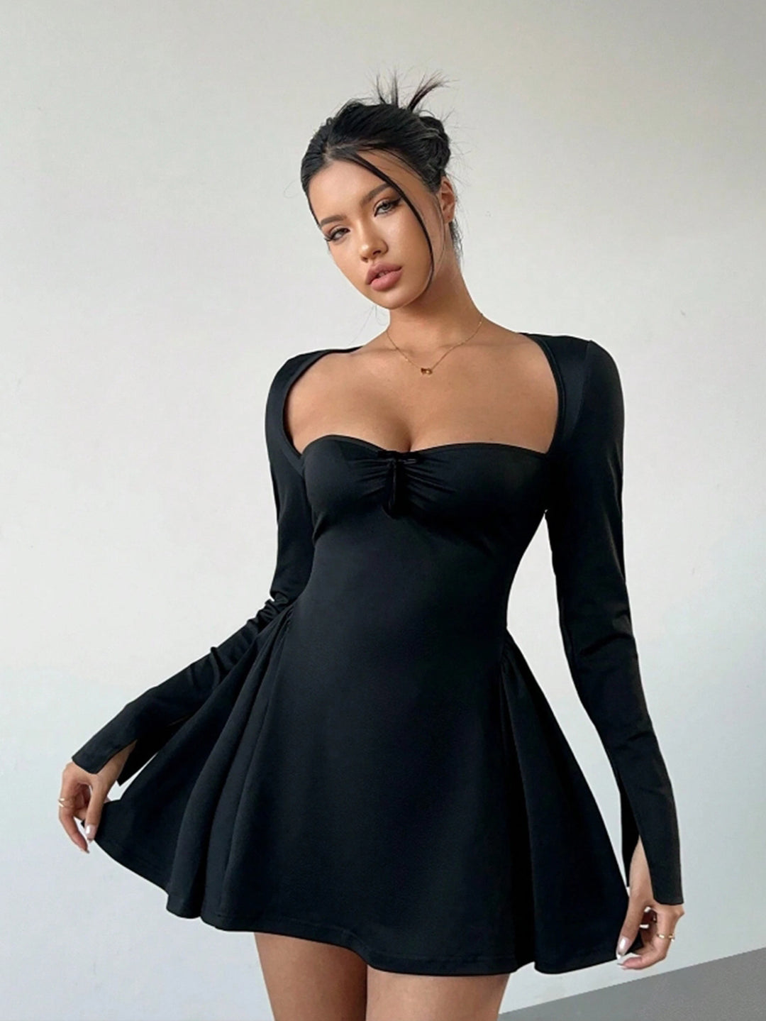 Black Sweetheart Neck Full Sleeve Dress