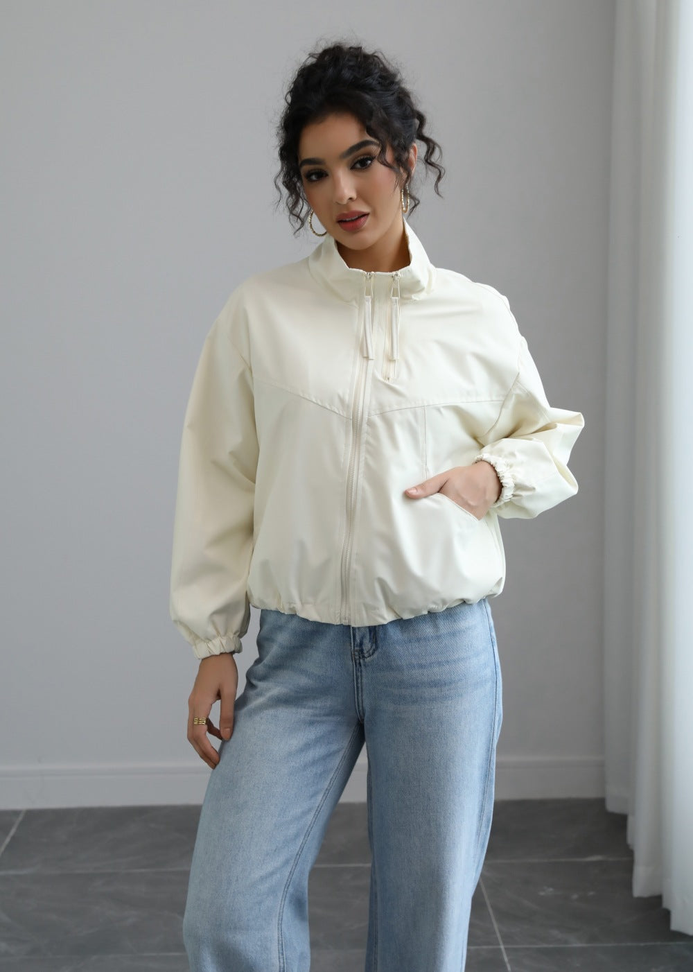 Off-white Solid Cuffed Jacket