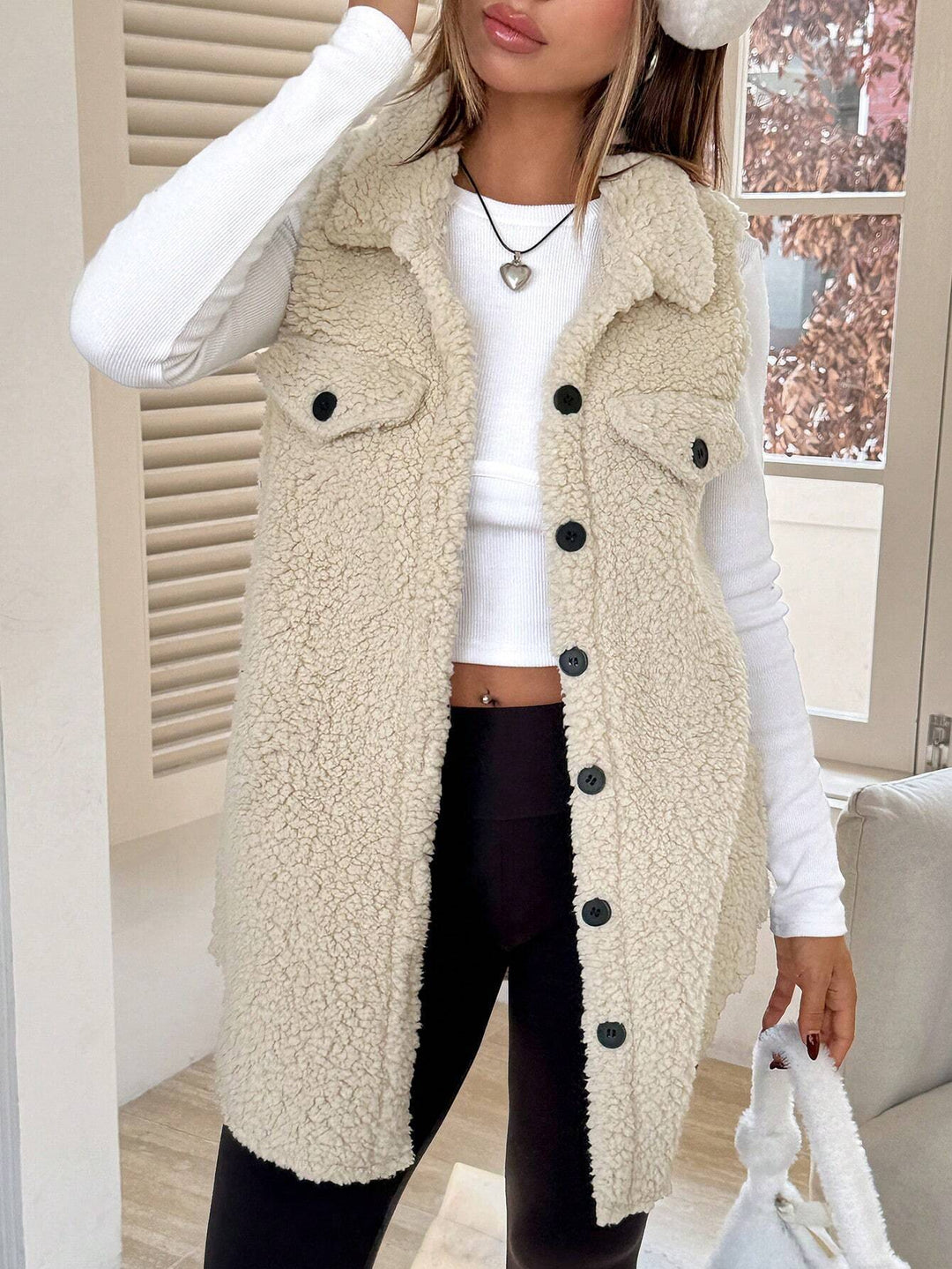 Off-white Sleeveless Front Buttoned Fur Jackets