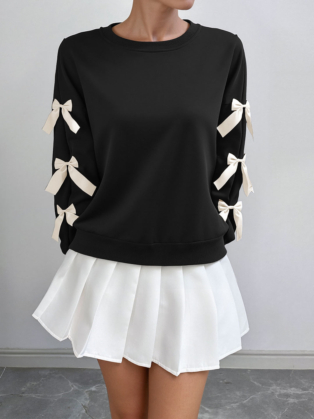 Black Full Sleeve Bow Trim Sweatshirt